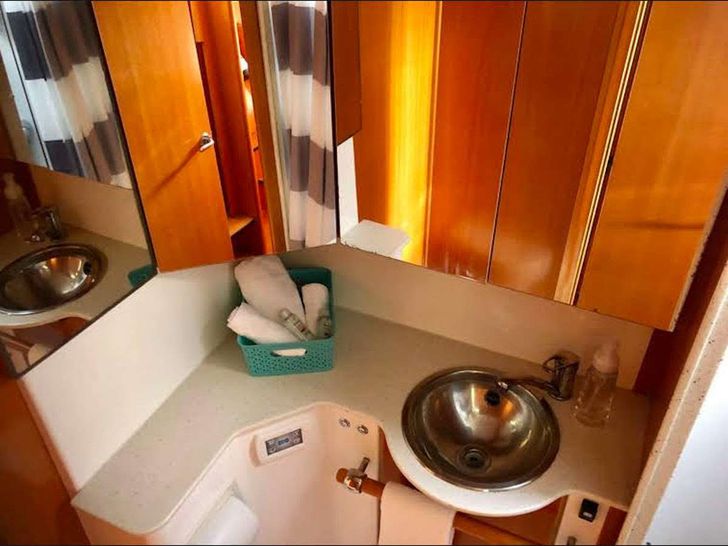 PHYSALIA - Bathroom PHYSALIA - Bathroom