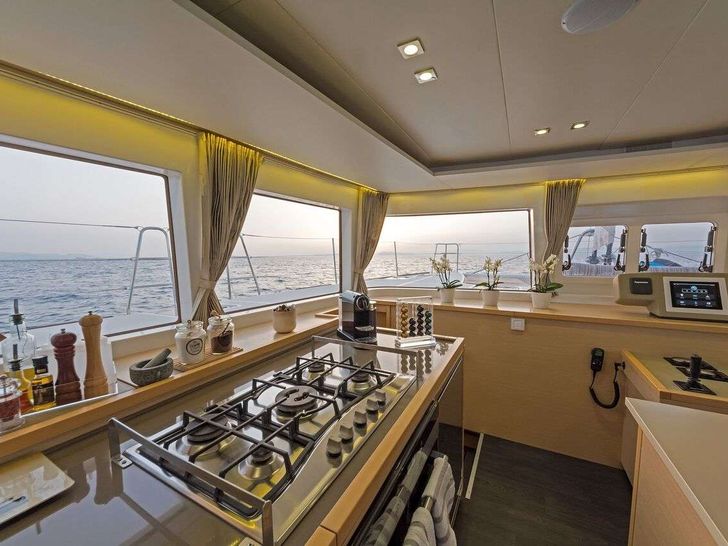 MELITI Lagoon 560 - galley MELITI Lagoon 560 - galley