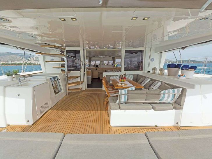 MELITI Lagoon 560 - aft deck MELITI Lagoon 560 - aft deck