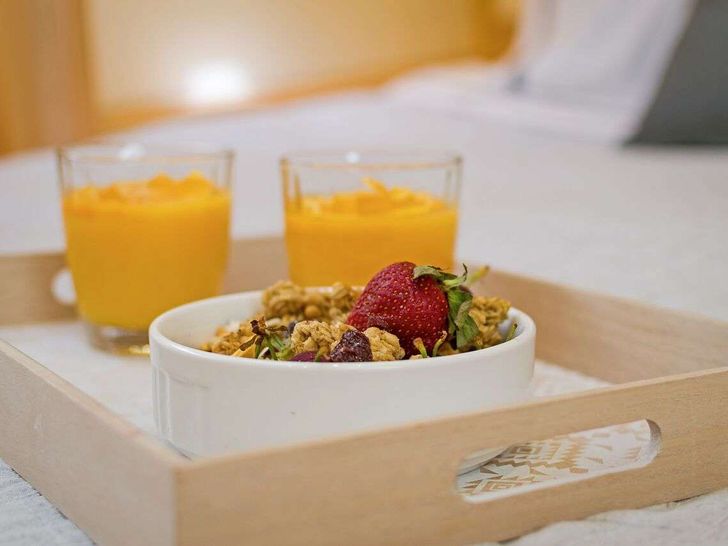 MELITI Lagoon 560 - master cabin breakfast in bed MELITI Lagoon 560 - master cabin breakfast in bed