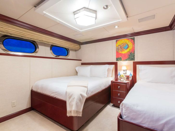 LADY JOY Christensen 157 - twin cabin LADY JOY Christensen 157 - twin cabin