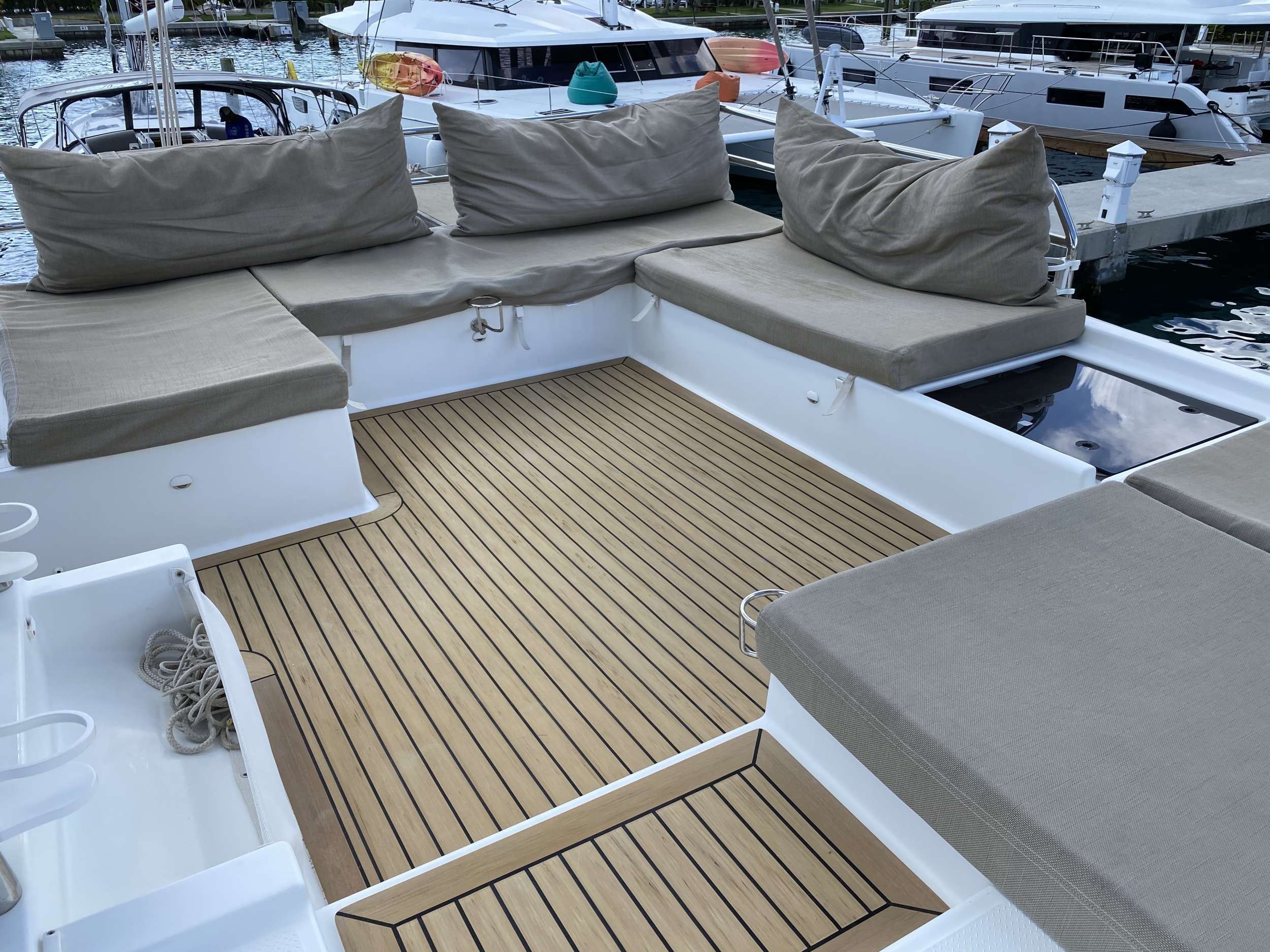Cockpit lounge area
