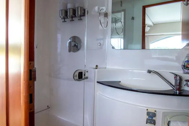 Charter Yacht DOLPHIN DAZE - Leopard 58 - 5 cabins - St Thomas - St John - St Croix