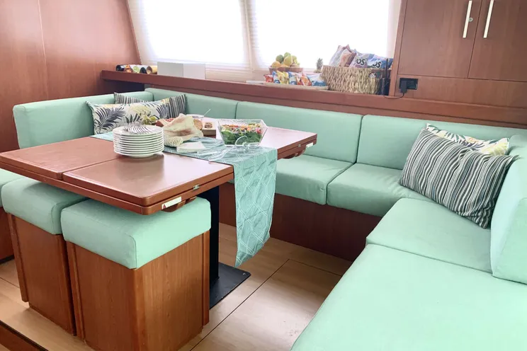 Charter Yacht DOLPHIN DAZE - Leopard 58 - 5 cabins - St Thomas - St John - St Croix