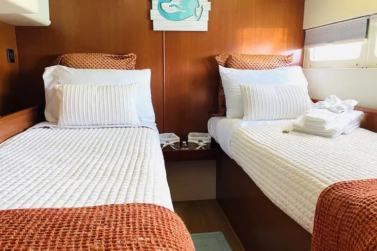 Charter Yacht DOLPHIN DAZE - Leopard 58 - 5 cabins - St Thomas - St John - St Croix