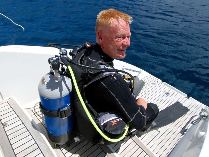 ISOLABLUE - Diving ISOLABLUE - Diving