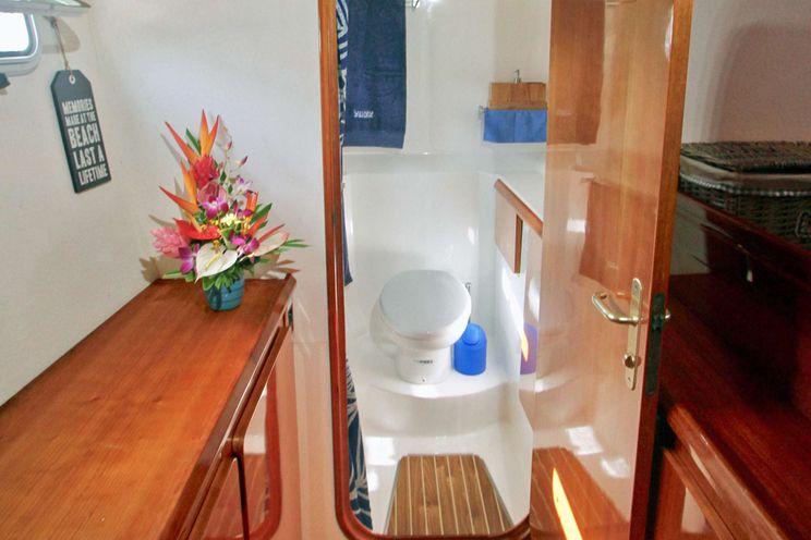 Charter Yacht ISOLABLUE - 3 Cabins - Caribbean Windward Islands - Grenadines