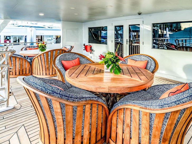 NEVER ENOUGH - FEADSHIP 140 Aft deck NEVER ENOUGH - FEADSHIP 140 Aft deck