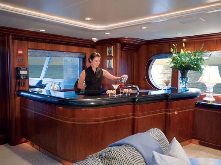 NEVER ENOUGH - FEADSHIP 140 Salon bar