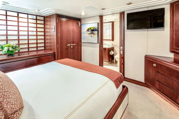 Charter Yacht NEVER ENOUGH - Feadship 140 - 5 Cabins - Nassau - Bahamas - Exumas