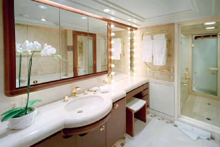 Charter Yacht NEVER ENOUGH - Feadship 140 - 5 Cabins - Nassau - Bahamas - Exumas