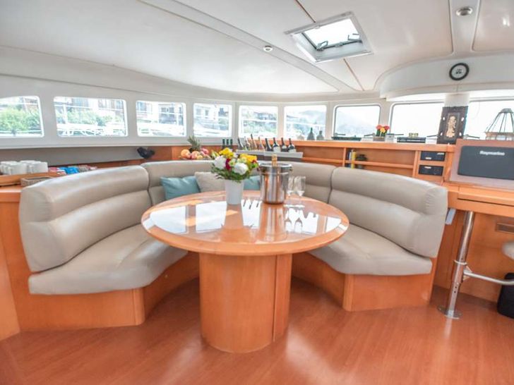 TABULA RASA - saloon TABULA RASA - saloon