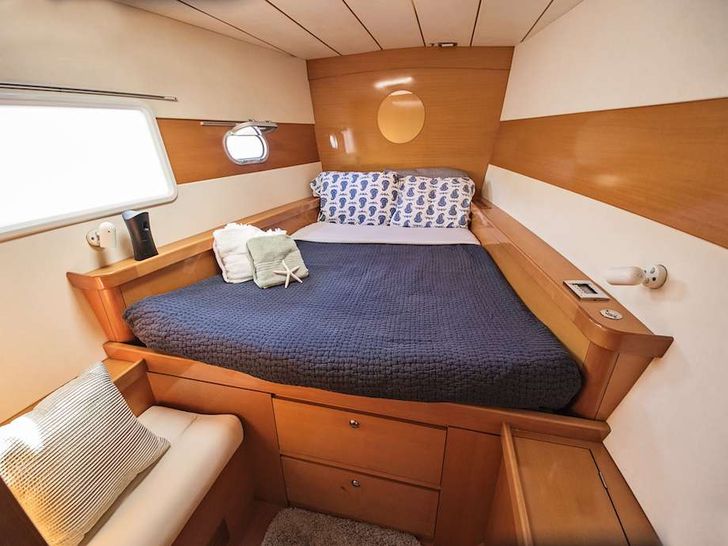 TABULA RASA - queen cabin TABULA RASA - queen cabin