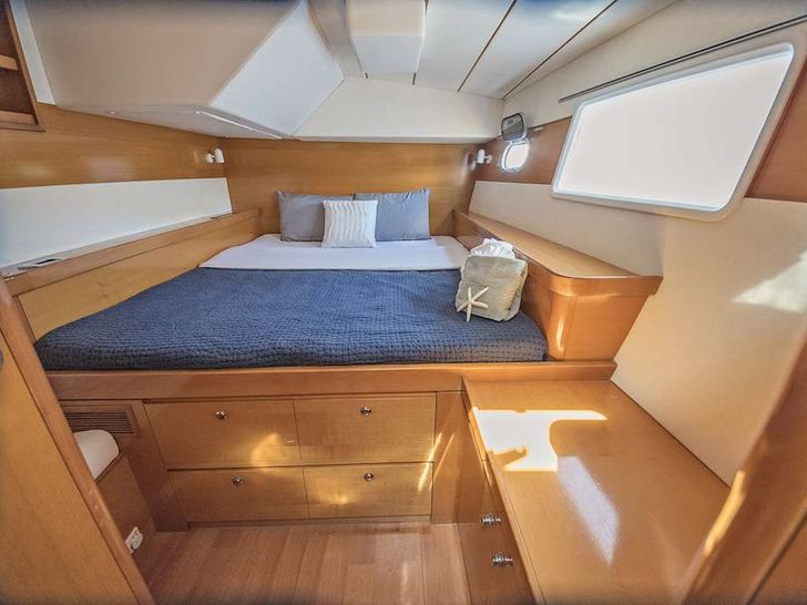 TABULA RASA - queen cabin TABULA RASA - queen cabin