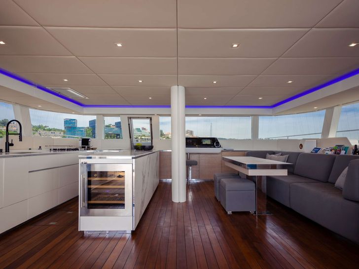 FEEL THE BLUE Sunreef 60 - saloon and galley FEEL THE BLUE Sunreef 60 - saloon and galley