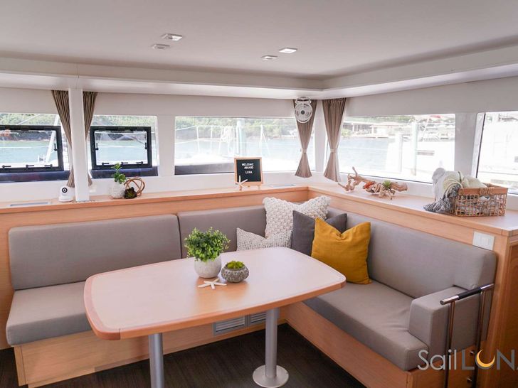 LUNA Lagoon 450S - saloon LUNA Lagoon 450S - saloon