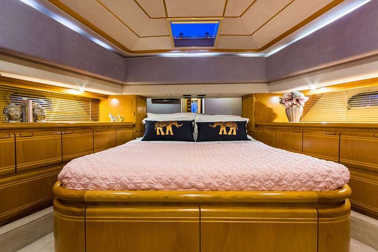 Charter Yacht VENTO - Ferretti 79 - 4 cabins - Athens - Mykonos - Zakynthos
