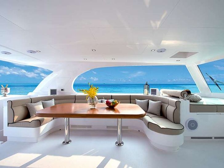Flybridge seating Flybridge seating