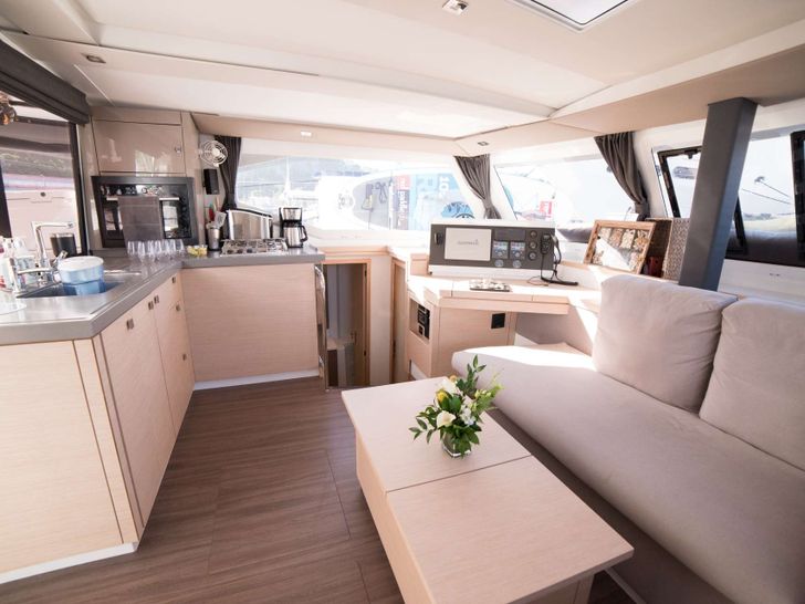 3 SISTERS-Galley 3 SISTERS-Galley