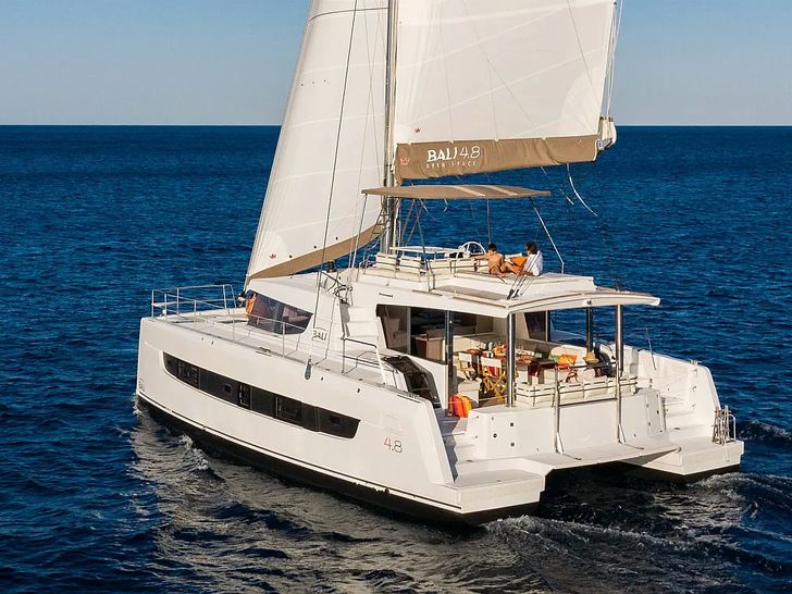 AGATIRNO Bali 4.8 - rear view AGATIRNO Bali 4.8 - rear view