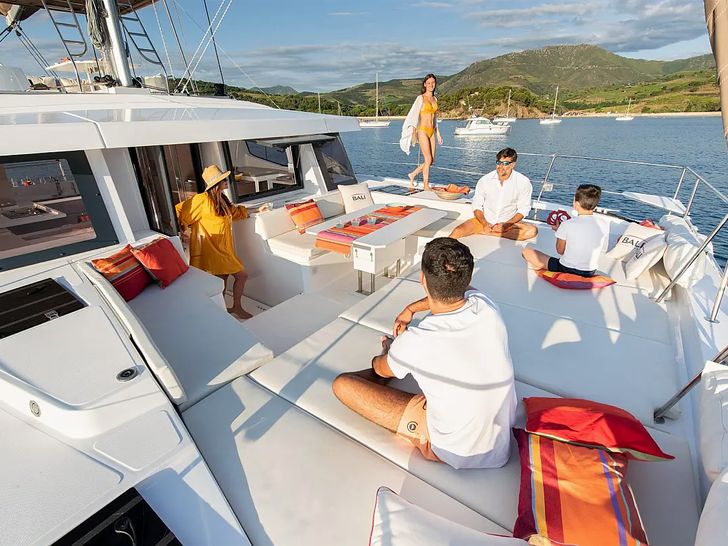 AGATIRNO Bali 4.8 - Front deck lounge AGATIRNO Bali 4.8 - Front deck lounge