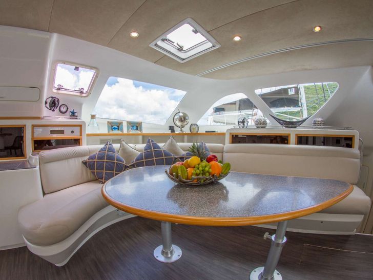 VOYAGE 580 - saloon VOYAGE 580 - saloon