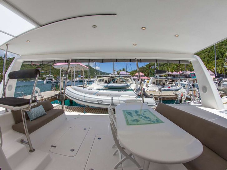 VOYAGE 520 - flybridge VOYAGE 520 - flybridge