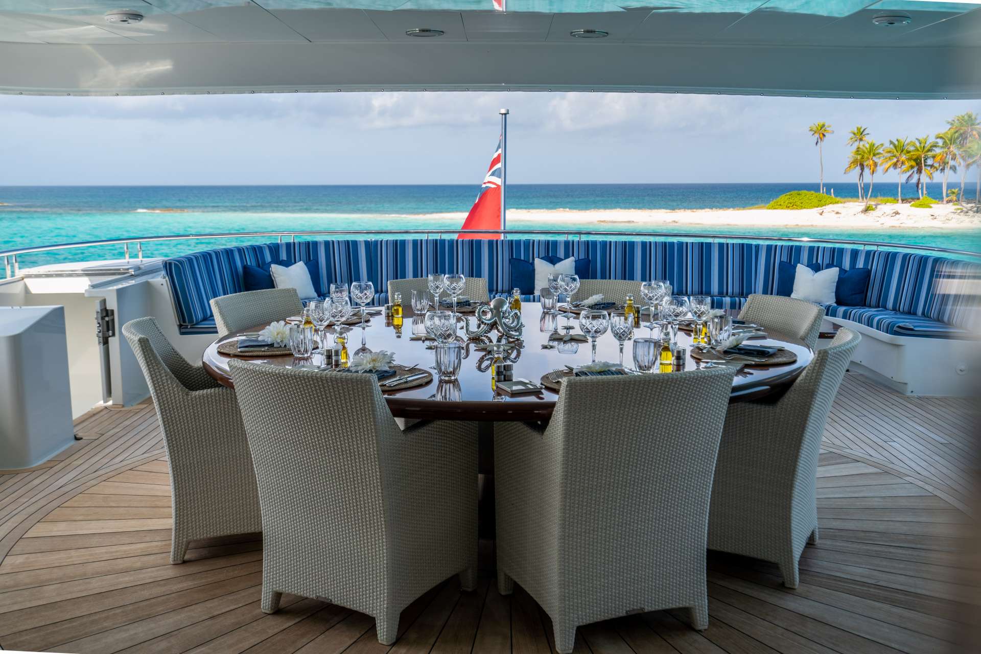 Charter Yacht RELENTLESS - Trinity 145 - 5 Cabins - Nassau - Exumas - Bahamas