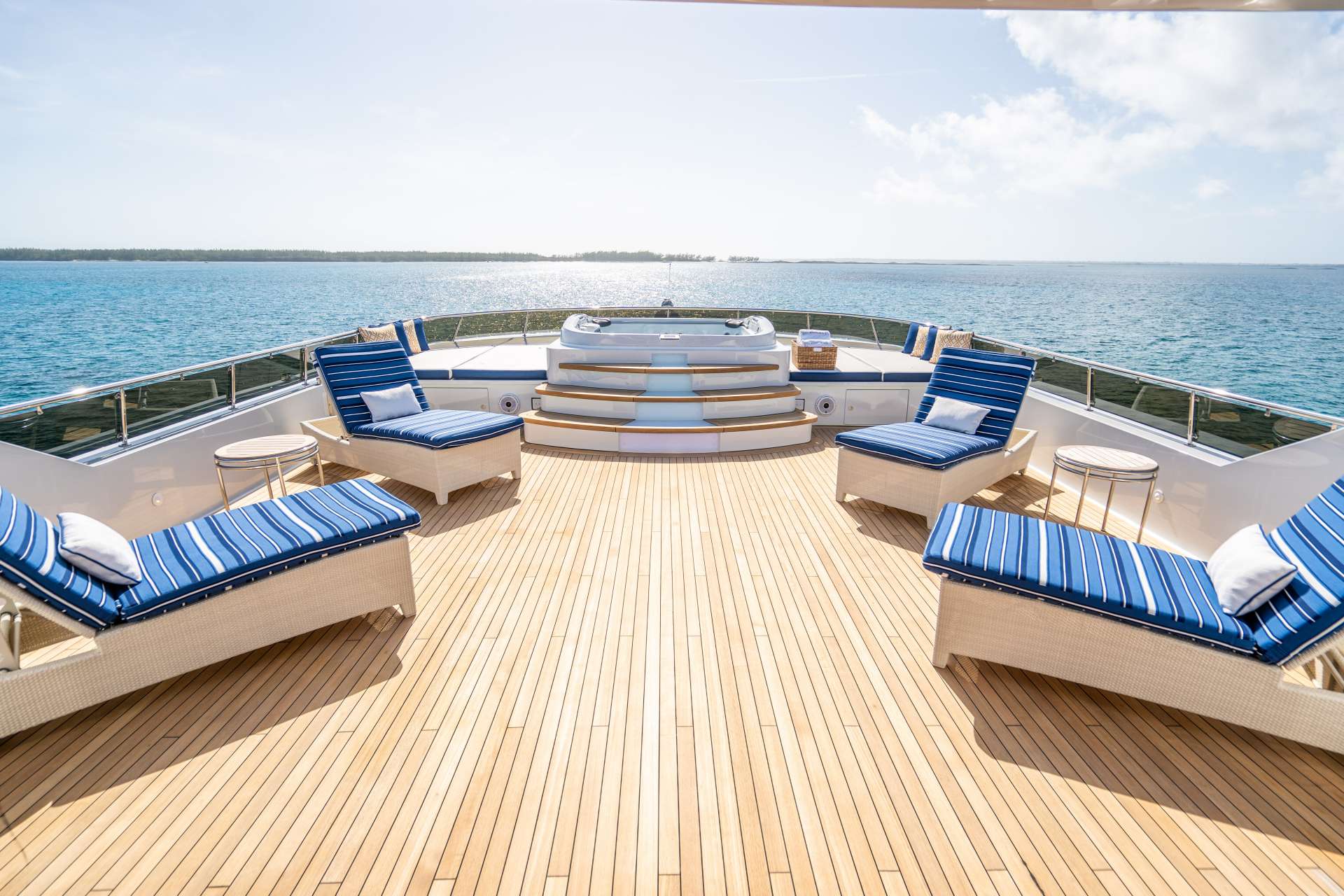 Charter Yacht RELENTLESS - Trinity 145 - 5 Cabins - Nassau - Exumas - Bahamas