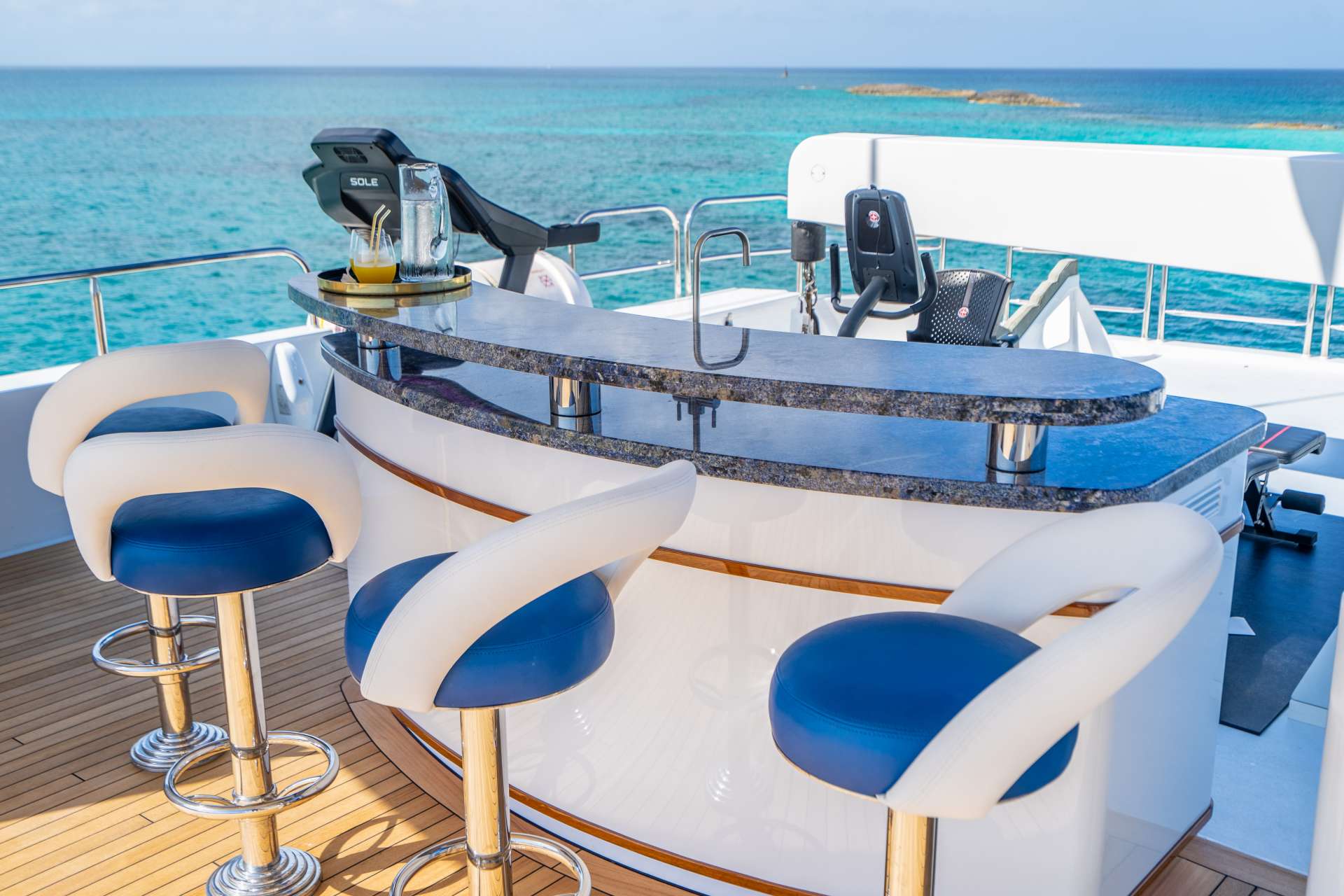 Charter Yacht RELENTLESS - Trinity 145 - 5 Cabins - Nassau - Exumas - Bahamas