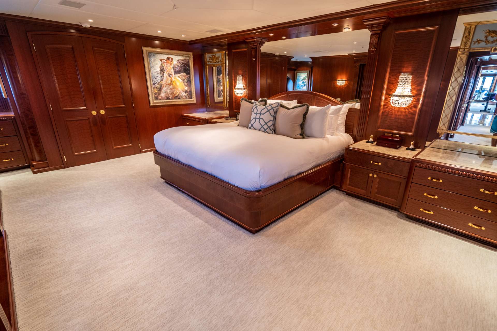 Charter Yacht RELENTLESS - Trinity 145 - 5 Cabins - Nassau - Exumas - Bahamas
