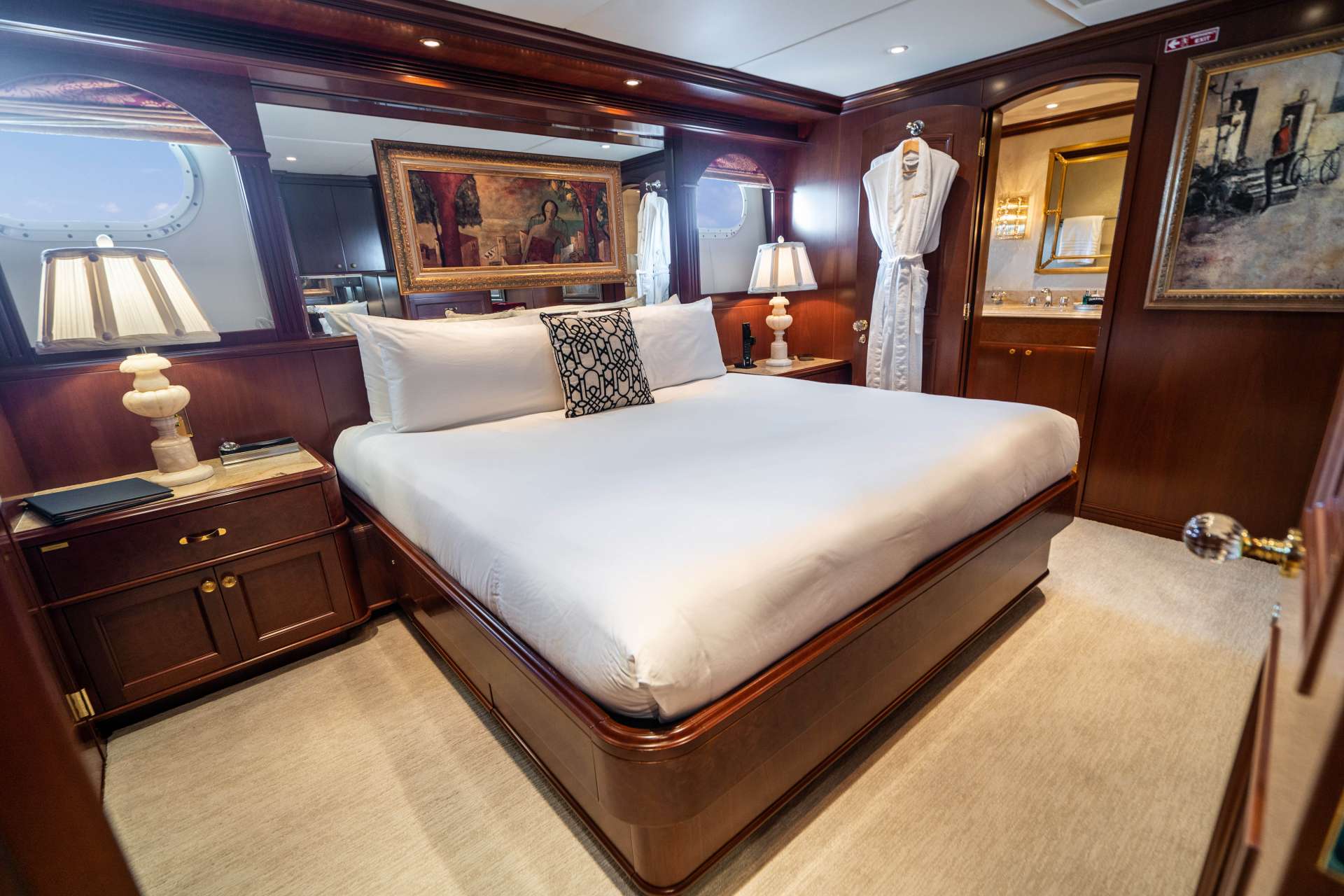 Charter Yacht RELENTLESS - Trinity 145 - 5 Cabins - Nassau - Exumas - Bahamas