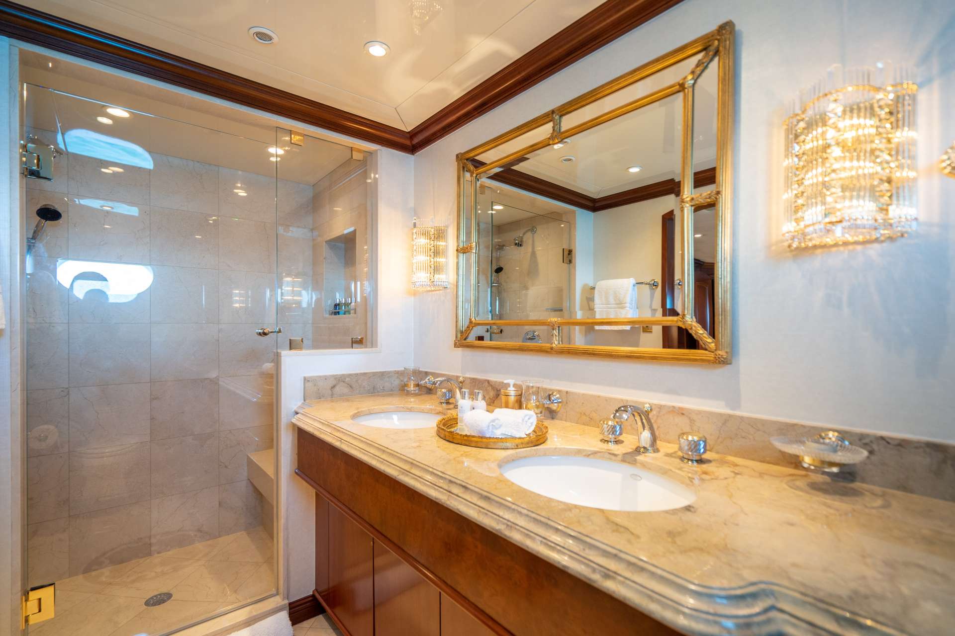 Charter Yacht RELENTLESS - Trinity 145 - 5 Cabins - Nassau - Exumas - Bahamas