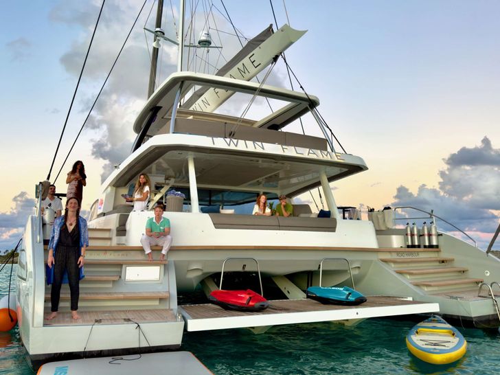 TWIN FLAME 77 Lagoon Seventy 7 - stern TWIN FLAME 77 Lagoon Seventy 7 - stern