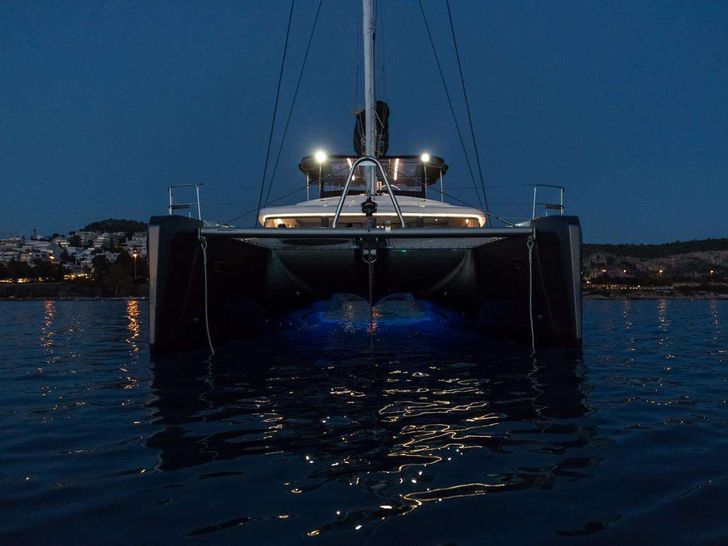 NOMAD Lagoon 52 - bow NOMAD Lagoon 52 - bow