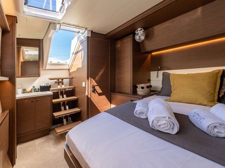 NOMAD Lagoon 52 - master cabin NOMAD Lagoon 52 - master cabin