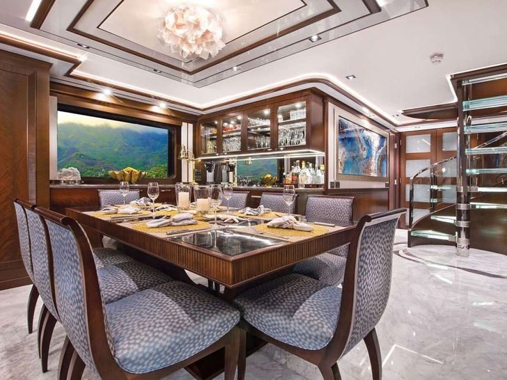Salon Dining Salon Dining