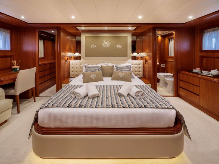 FREEDOM - Master Cabin FREEDOM - Master Cabin