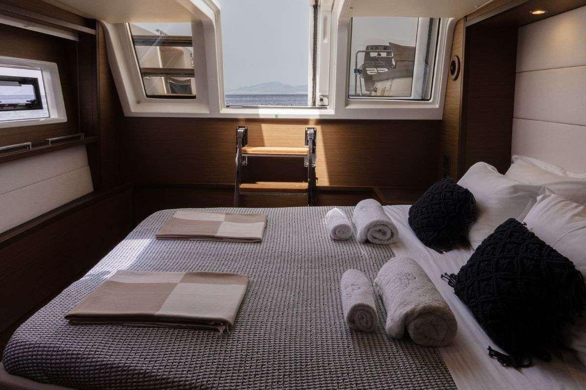 Charter Yacht VALIUM62 - Lagoon 620 - 5 Cabins - Athens - Mykonos - Paros - Cyclades - Greece