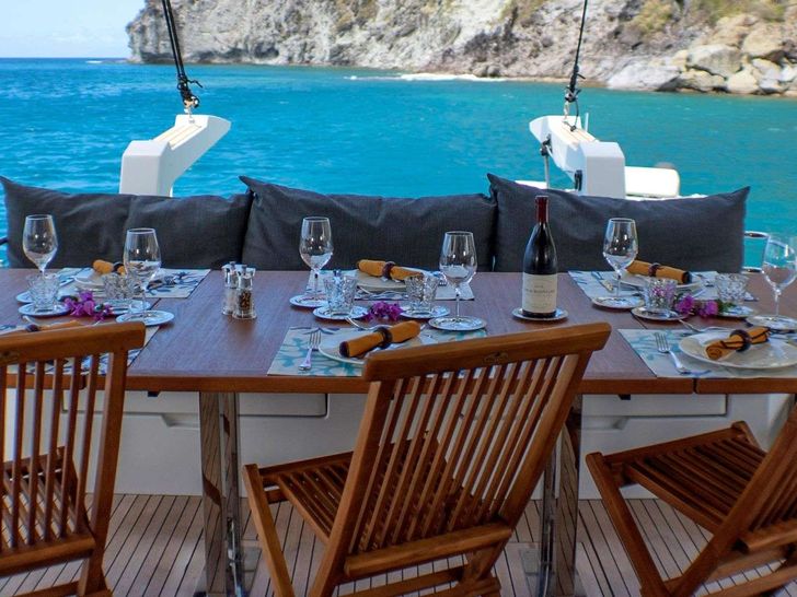 ARAOK Fountaine Pajot Ipanema 58 - aft alfresco dining area ARAOK Fountaine Pajot Ipanema 58 - aft alfresco dining area