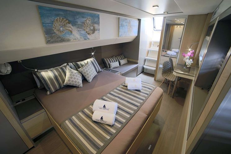 Charter Yacht NEW HORIZONS 3 - Bali 5.4 - 5 Cabins - Athens - Mykonos - Paros - Cyclades - Greece