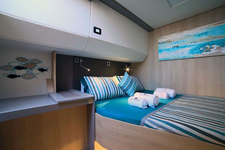 Charter Yacht NEW HORIZONS 3 - Bali 5.4 - 5 Cabins - Athens - Mykonos - Paros - Cyclades - Greece