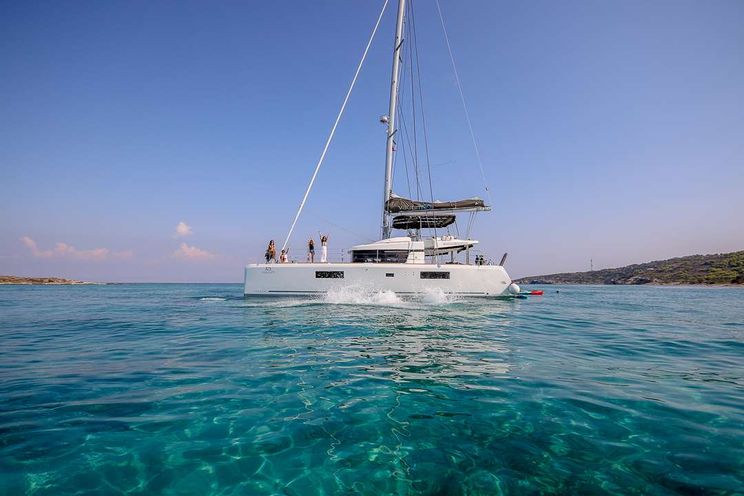 Charter Yacht ELVIRA 52 - Lagoon 52 - 5 Cabins - Athens - Mykonos - Zakynthos