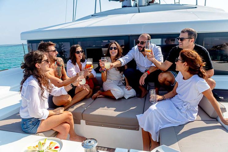 Charter Yacht ELVIRA 52 - Lagoon 52 - 5 Cabins - Athens - Mykonos - Zakynthos