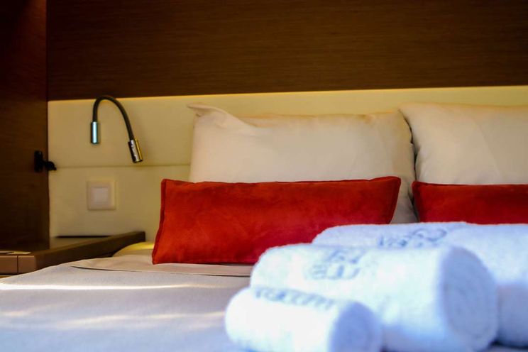 Charter Yacht ELVIRA 52 - Lagoon 52 - 5 Cabins - Athens - Mykonos - Zakynthos