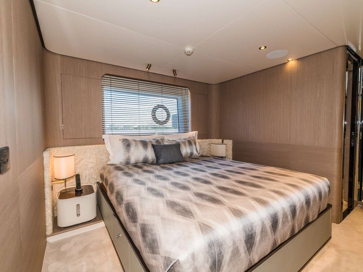 MAJESTIC MOMENTS - Stbd VIP Stateroom MAJESTIC MOMENTS - Stbd VIP Stateroom