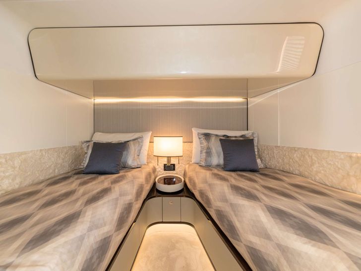 MAJESTIC MOMENTS - Stbd Twin Stateroom MAJESTIC MOMENTS - Stbd Twin Stateroom