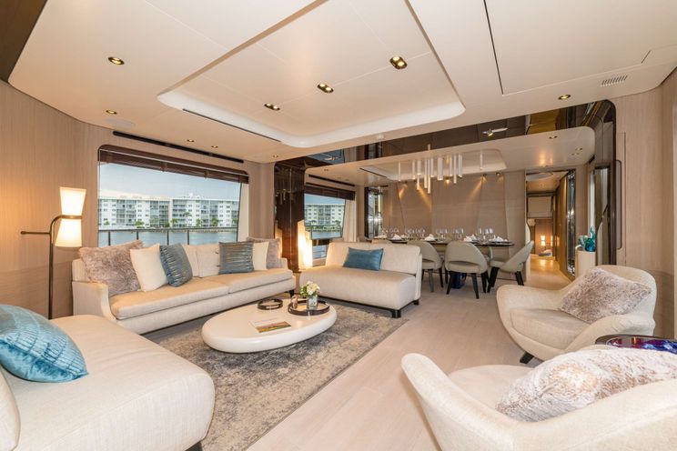 Charter Yacht MAJESTIC MOMENTS - Azimut 88 - 5 Cabins - Nassau - Staniel Cay - Exumas