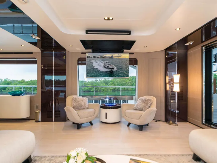 MAJESTIC MOMENTS - Main Salon Other MAJESTIC MOMENTS - Main Salon Other