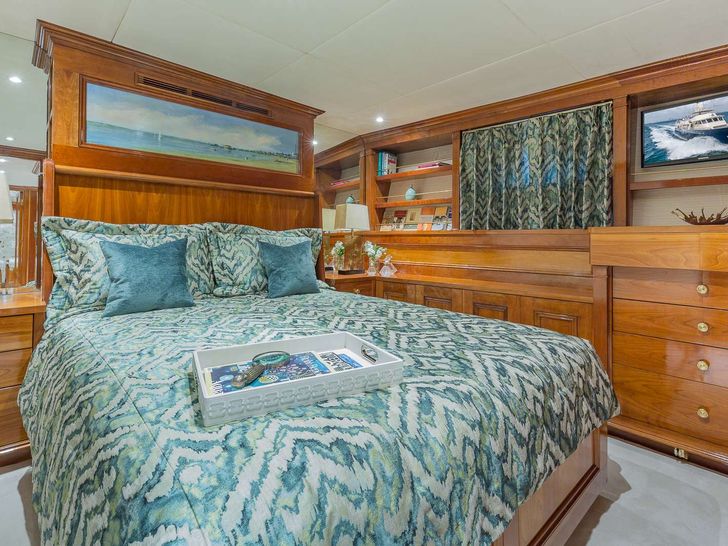 ARIADNE Breaux Bay Craft 37m Luxury Crewed Motor Yacht Double Cabin ARIADNE Breaux Bay Craft 37m Luxury Crewed Motor Yacht Double Cabin